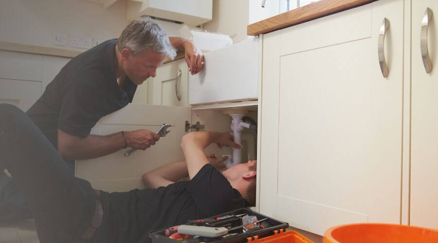 Professional burst pipe repair services in De Leon, TX